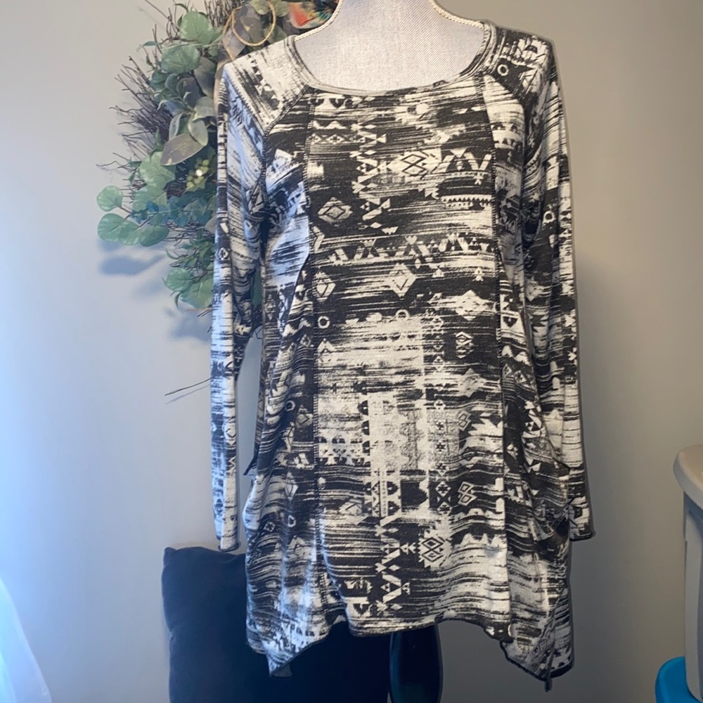 Kim & Cami Hi Lo Figure Flattering Tunic Top Pockets Black Grey Medium